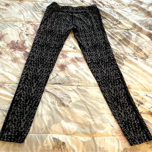 The North Face pulse tight leggings Kokomo black athletic women’s size SP spring